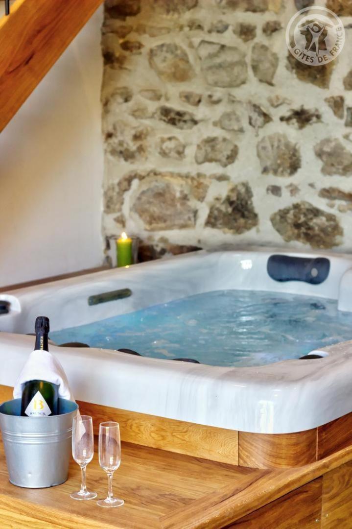 La Ferme Des Galoches Bed & Breakfast Villemontais Exterior photo